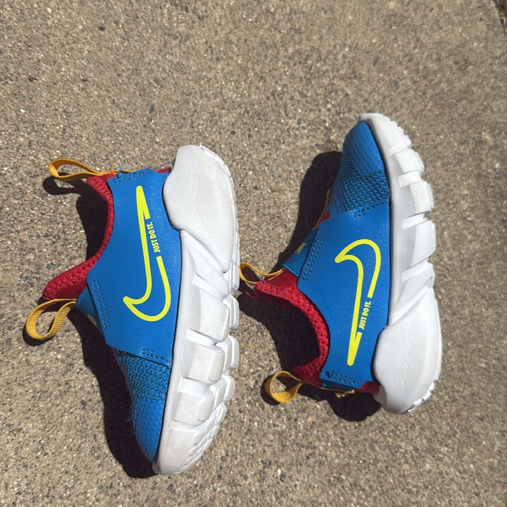 Nike flex runner 2. Toddler size 5C